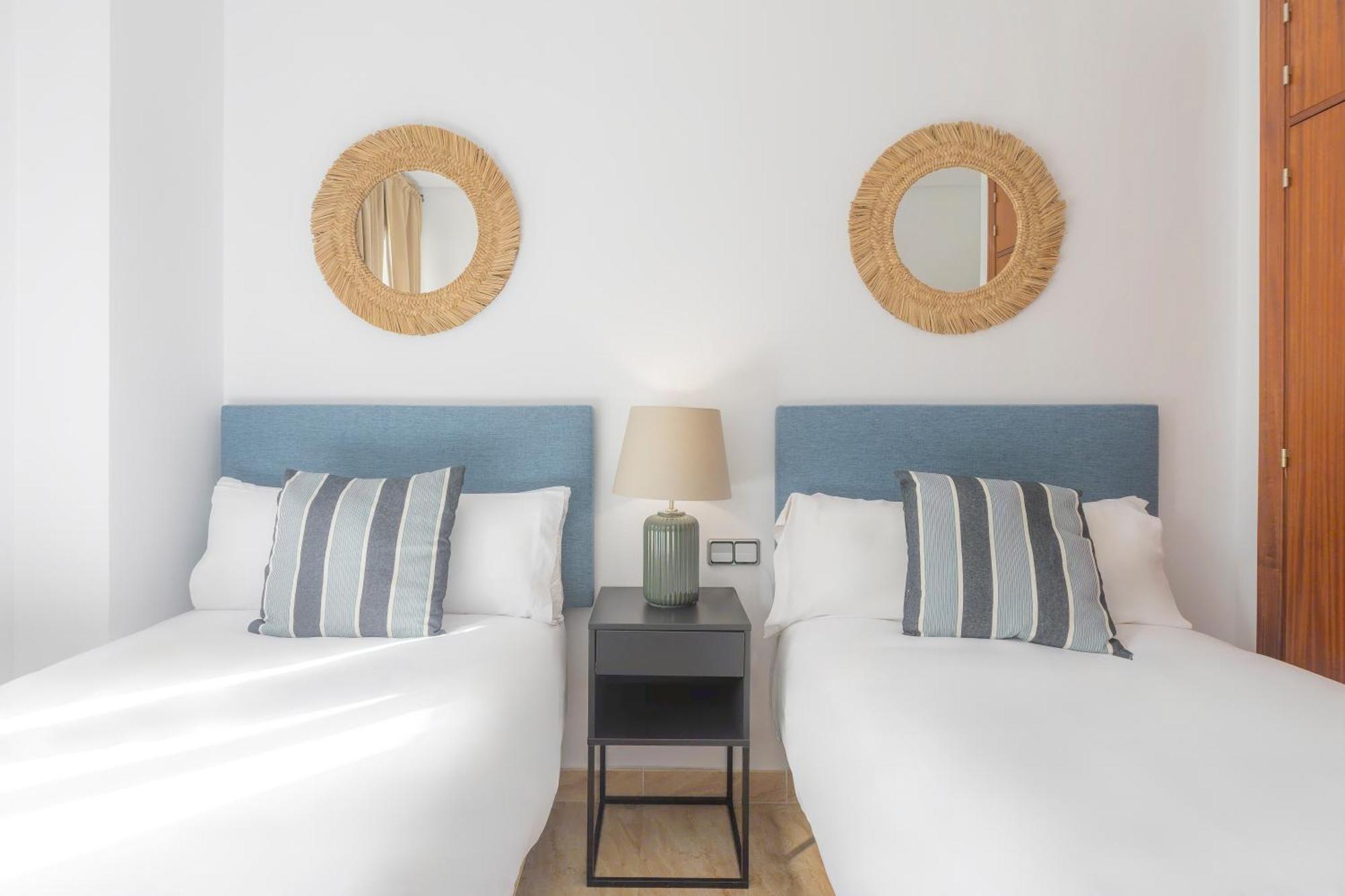Apartamentos Moon Dreams Puerto Эль-Пуэрто-де-Санта-Мария Экстерьер фото